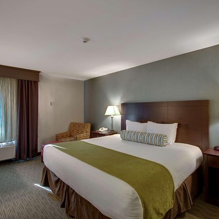 Best Western Plus, The Inn At Hampton Eksteriør billede