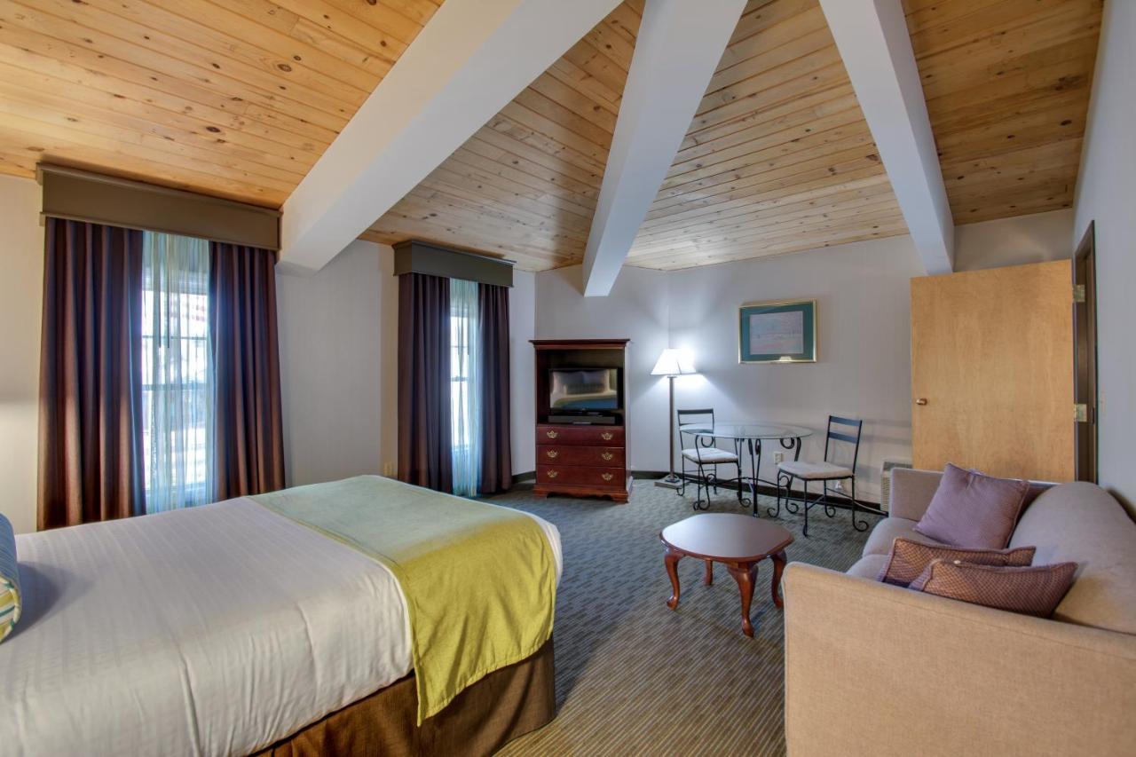 Best Western Plus, The Inn At Hampton Eksteriør billede