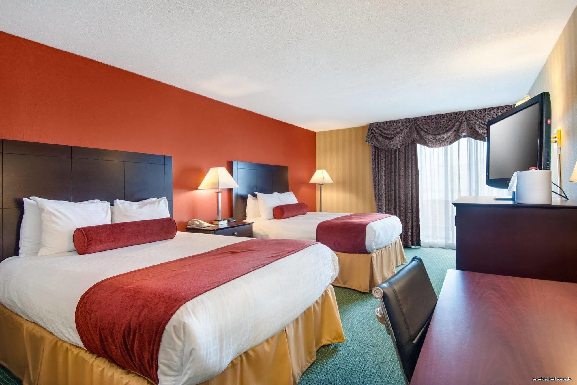 Best Western Plus, The Inn At Hampton Eksteriør billede