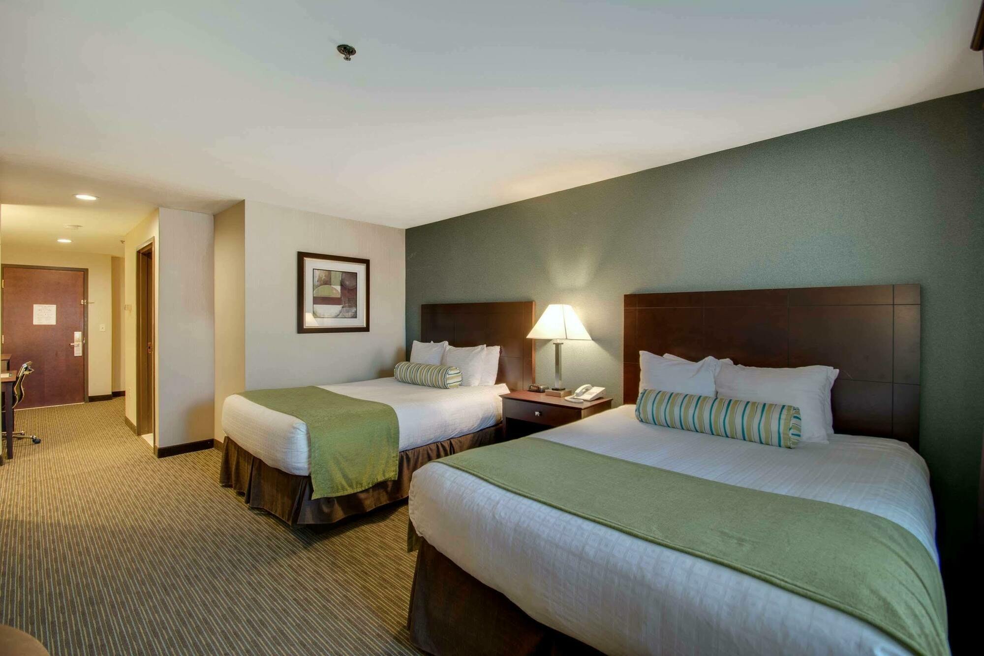 Best Western Plus, The Inn At Hampton Eksteriør billede
